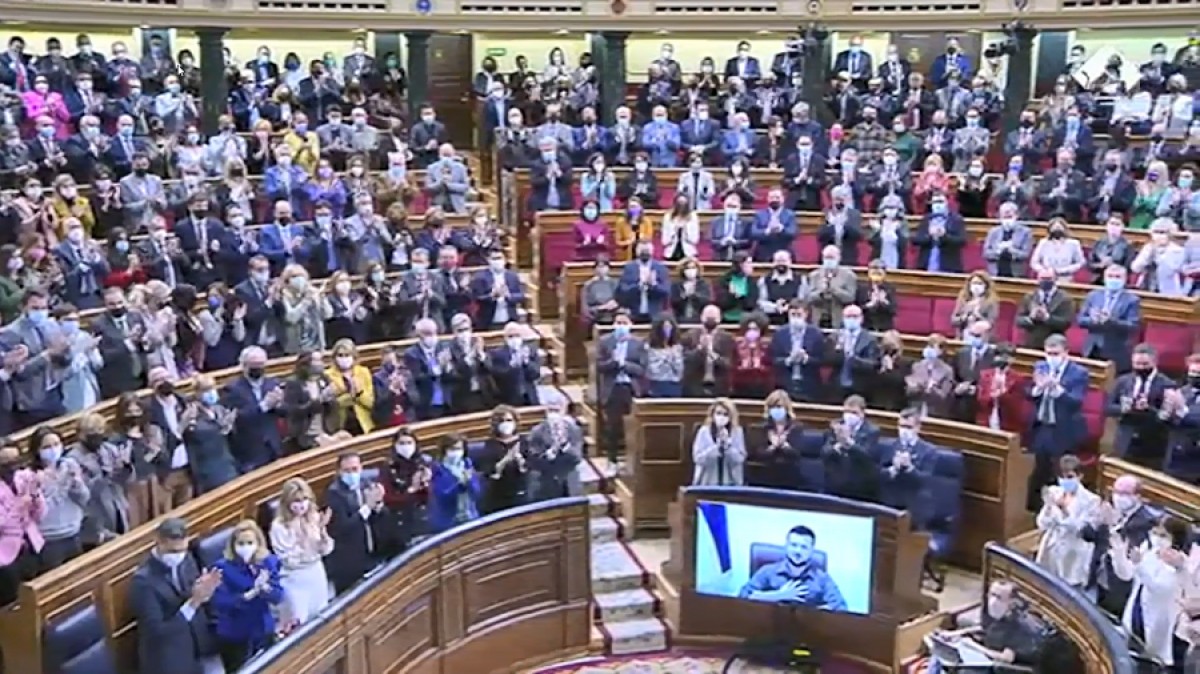 Per què la CUP no va aplaudir Zelenski al Congrés?