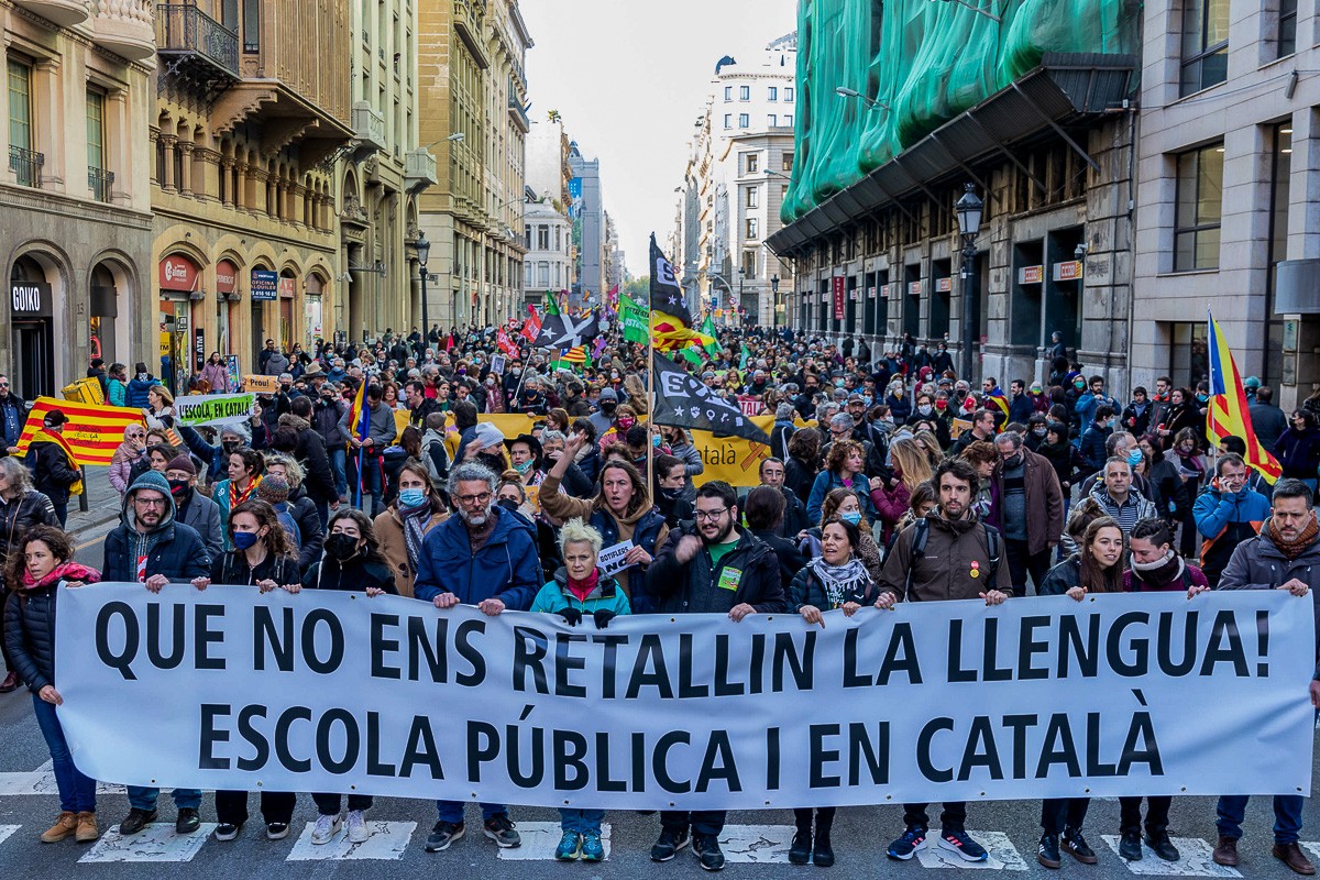 El PP també compra a Vox l'aposta contra el català