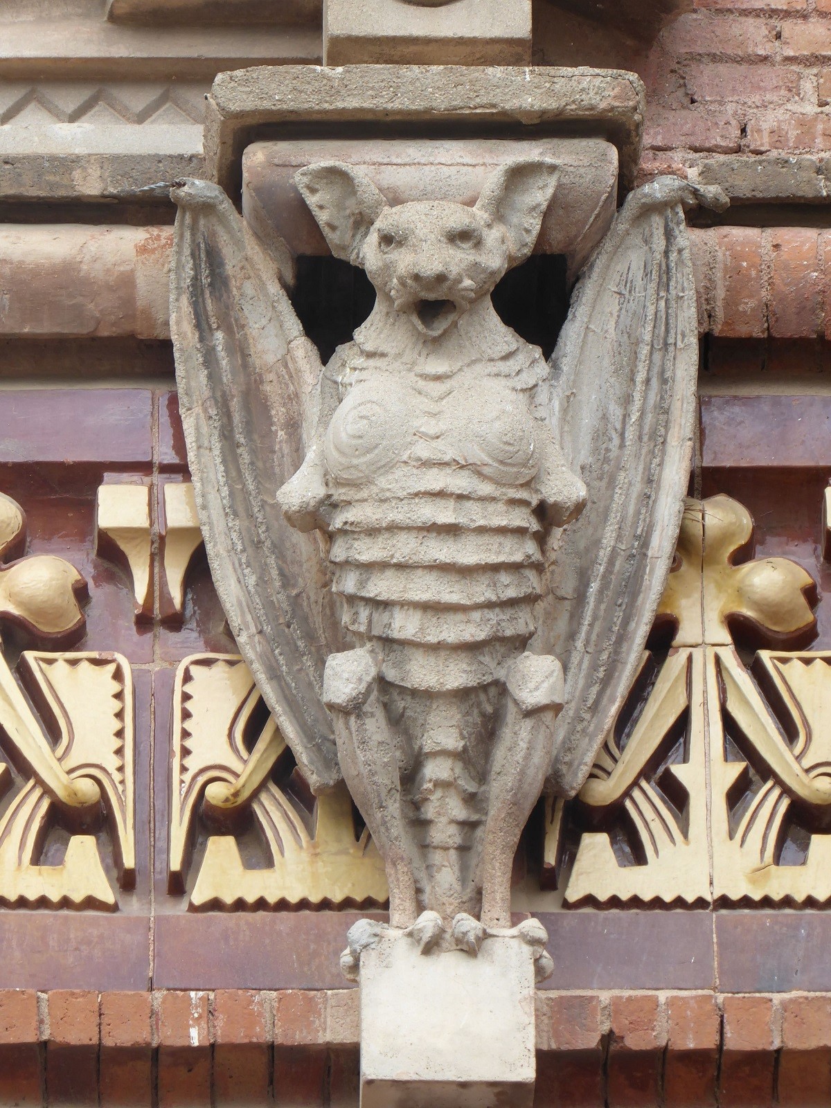 Ratpenat a l'Arc de Triomf - Dani Cortijo