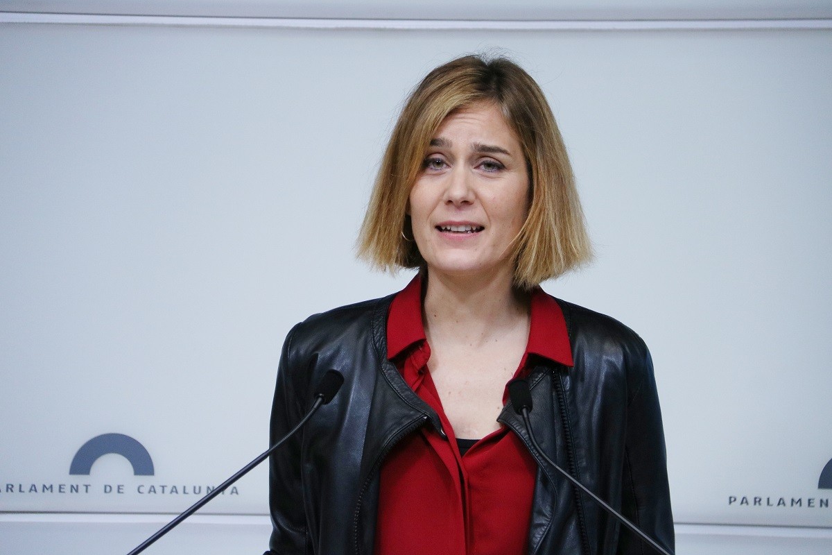 Els comuns impulsen al Parlament l'increment d'impostos a les elèctriques per abaratir el transport públic