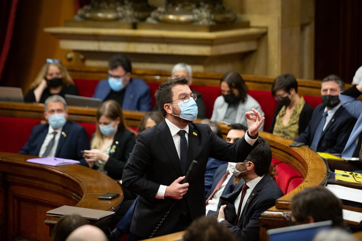El Parlament reclama la dimissió de Robles
