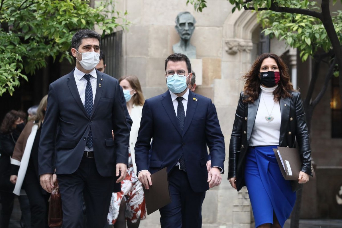 Els contactes entre l'entorn de Puigdemont i Rússia tiben la convivència al Govern