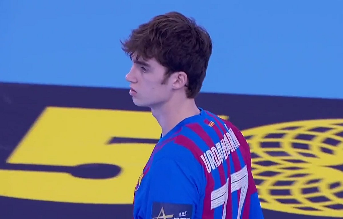 Pablo Urdangarin, en el seu debut en Champions amb el Barça - DAZN