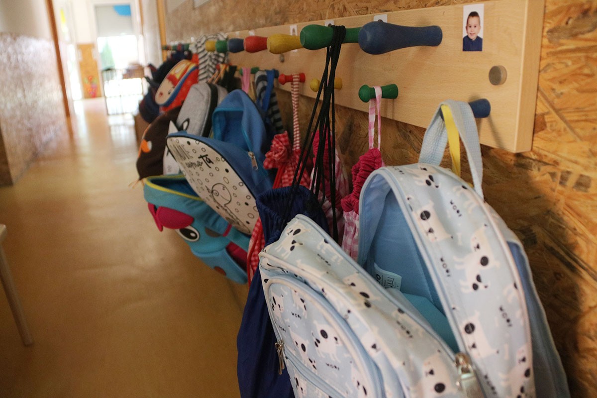 La preinscripció escolar per a infantil i primària, que torna a ser electrònica, arrenca aquest dilluns