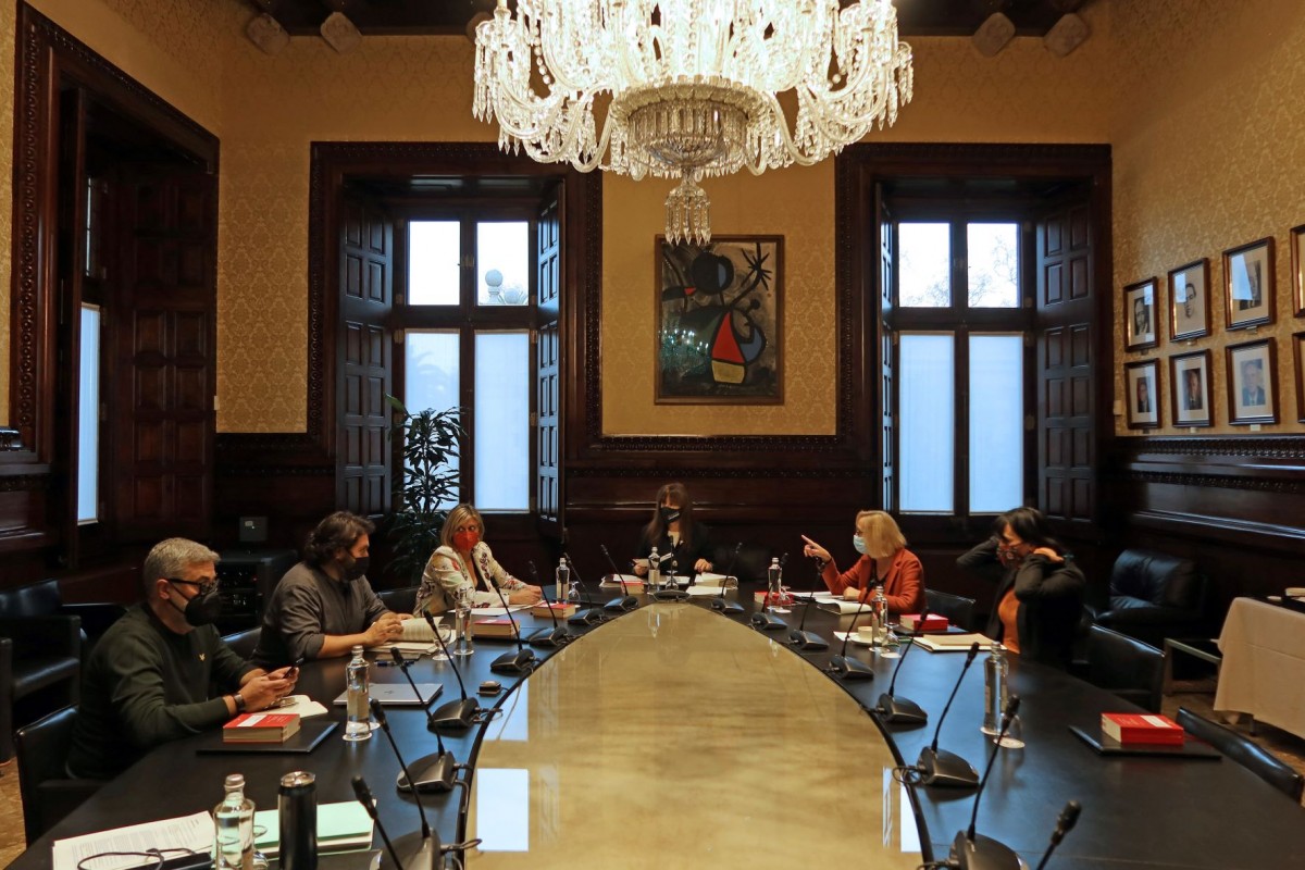 La mesa del Parlament desestima la proposta de la CUP per rebaixar el sou dels diputats