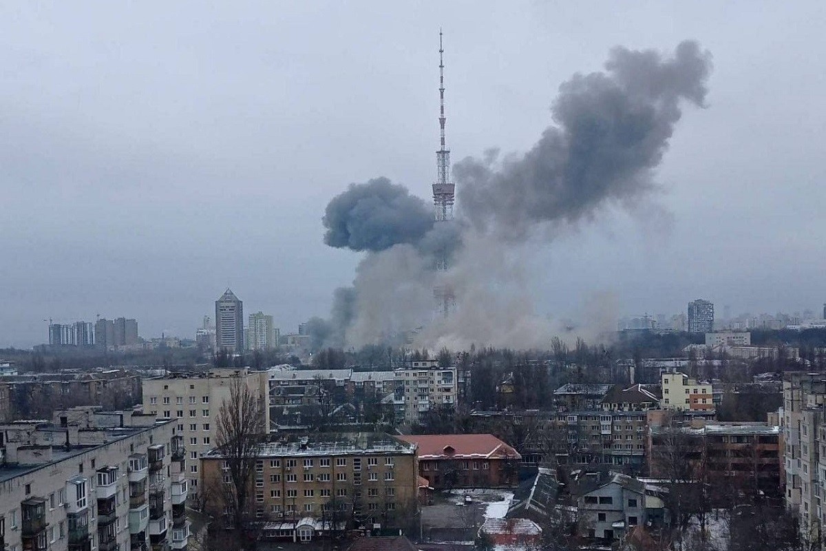 Almenys cinc morts en l'atac rus a la torre de telecomunicacions de Kíev