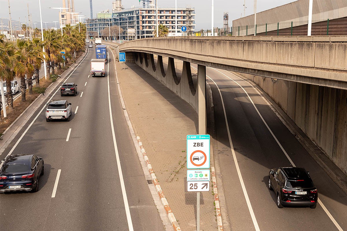 Canvis en la Zona de Baixes Emissions: aquests són els cotxes que no podran entrar a Barcelona