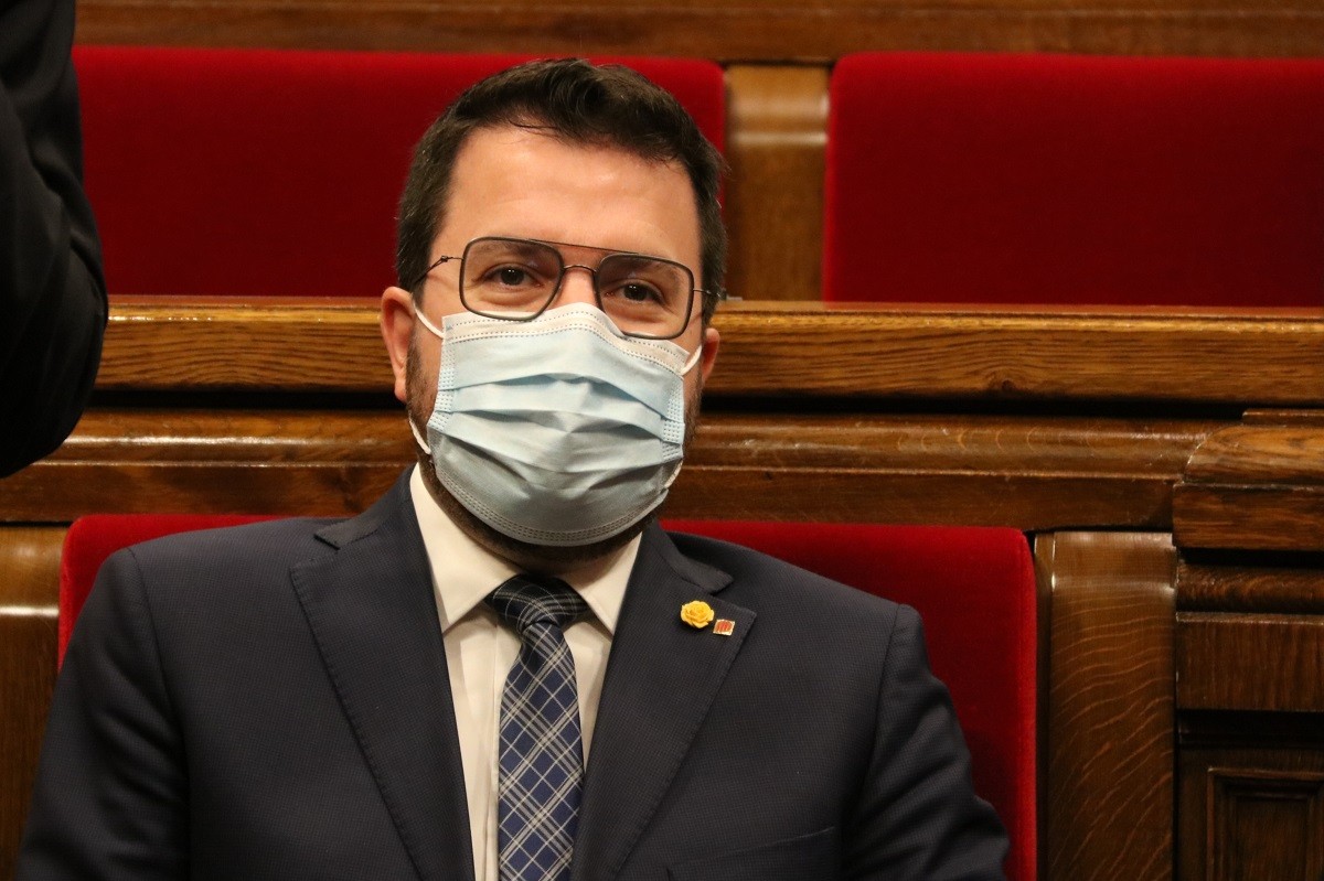Aragonès avisa que aplicarà els canvis al calendari escolar: «És una bona mesura»