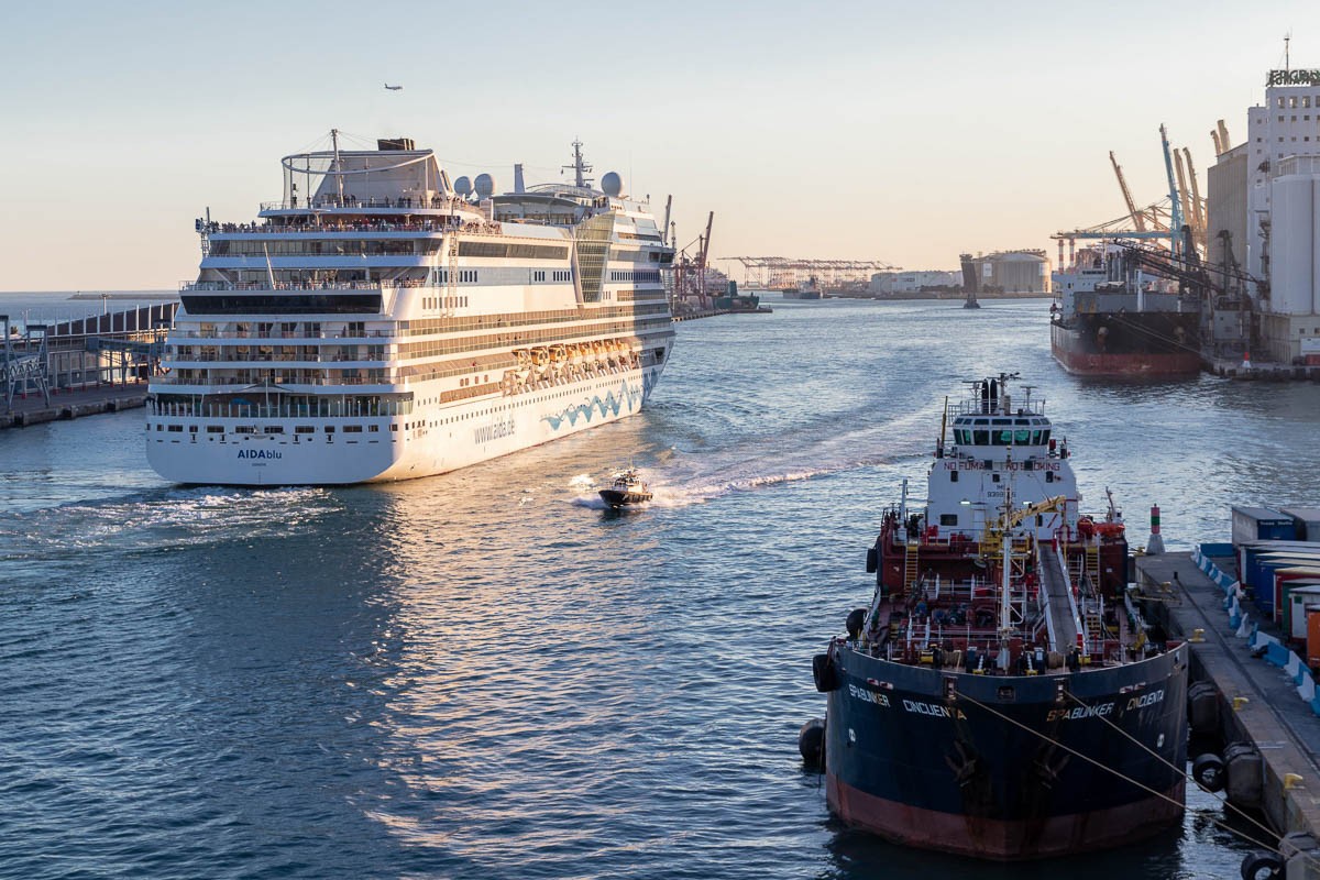 Els creuers pagaran 1.400 euros per atracar al port de Barcelona