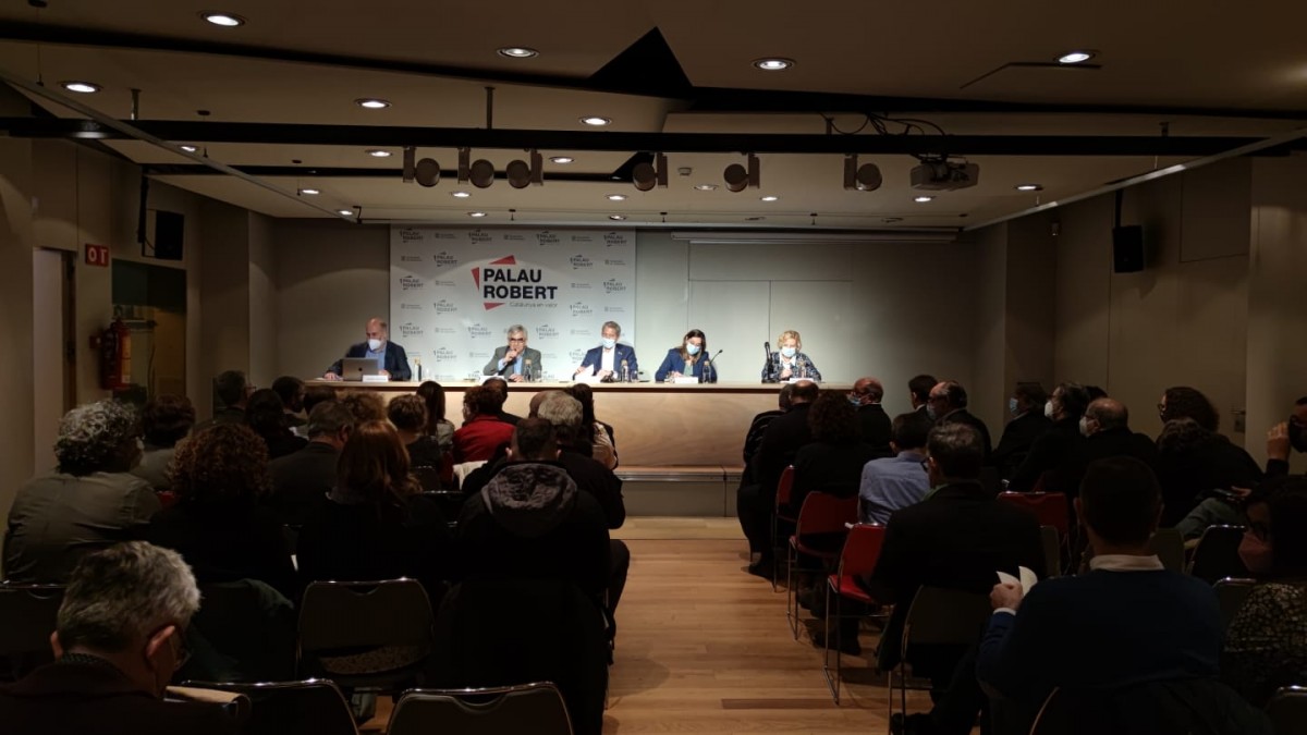El consell escolar s'ha reunit de manera extraordinària aquesta tarda per parlar dels canvis en el calendari lectiu - Educació