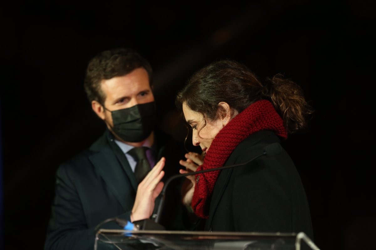 Casado i Ayuso esquerden el PP entre acusacions mútues