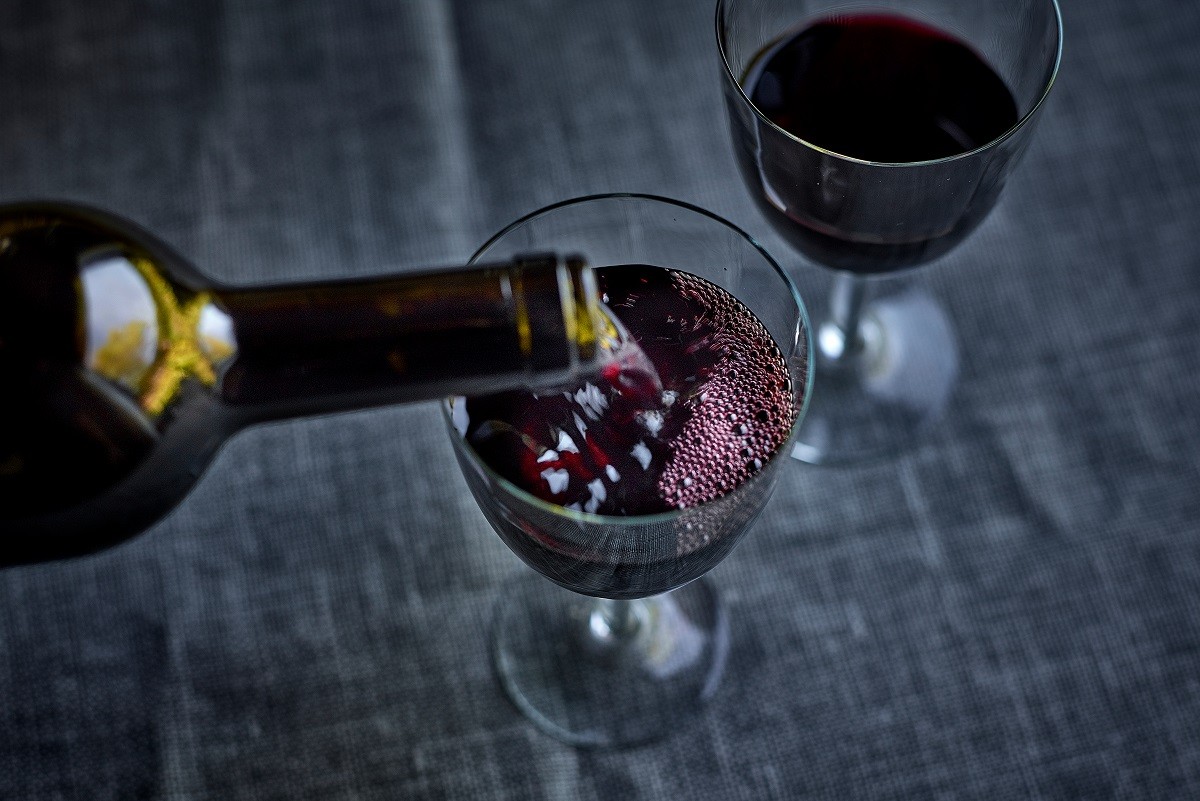 Polèmica pel vi: serà «l'alcohol provoca càncer» el nou «fumar mata»?