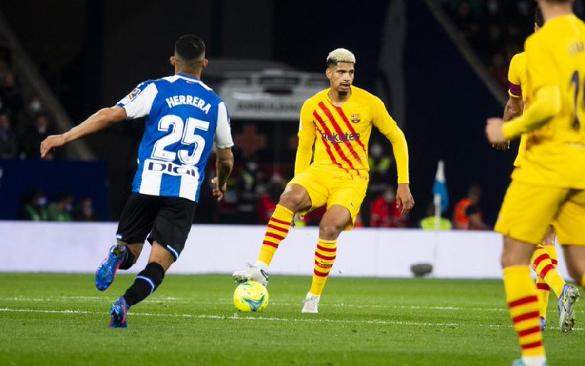 Vídeo | El polèmic gest d'Araujo al partit Espanyol-Barça