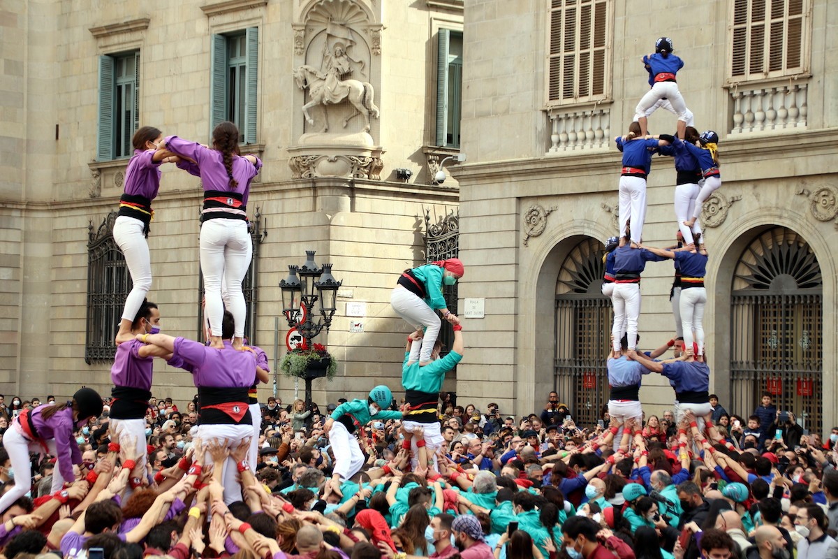 Òmnium presenta la primera querella pel «Catalangate»