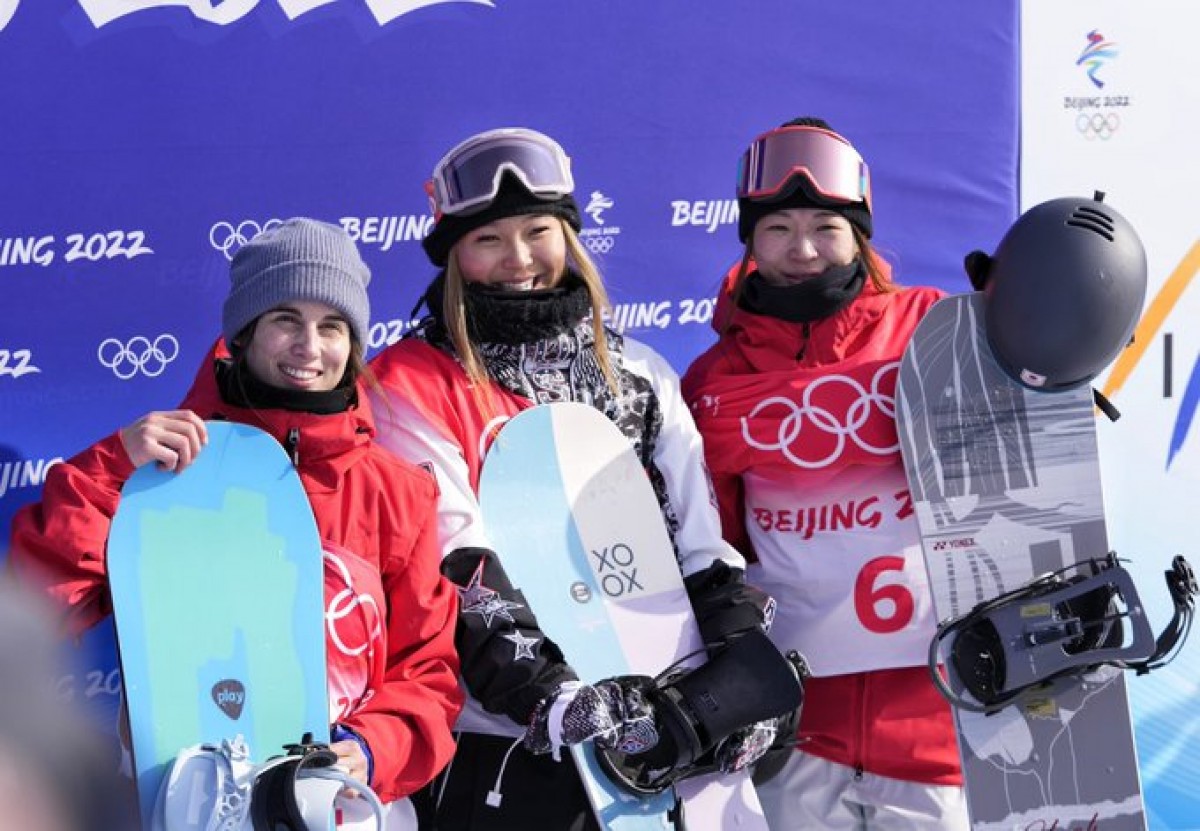Queralt Castellet es penja una històrica medalla de plata als Jocs de Pequín