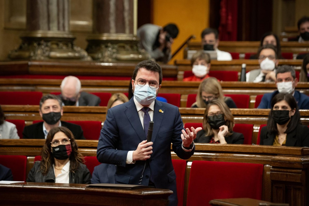 Aragonès esquiva el xoc amb Borràs però avisa: «Menys parlar de nosaltres i més del conjunt del país»