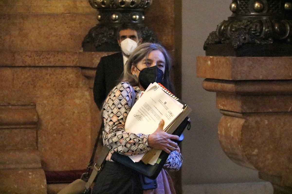 La secretària general del Parlament presenta la dimissió per la contractació del seu fill com a uixer