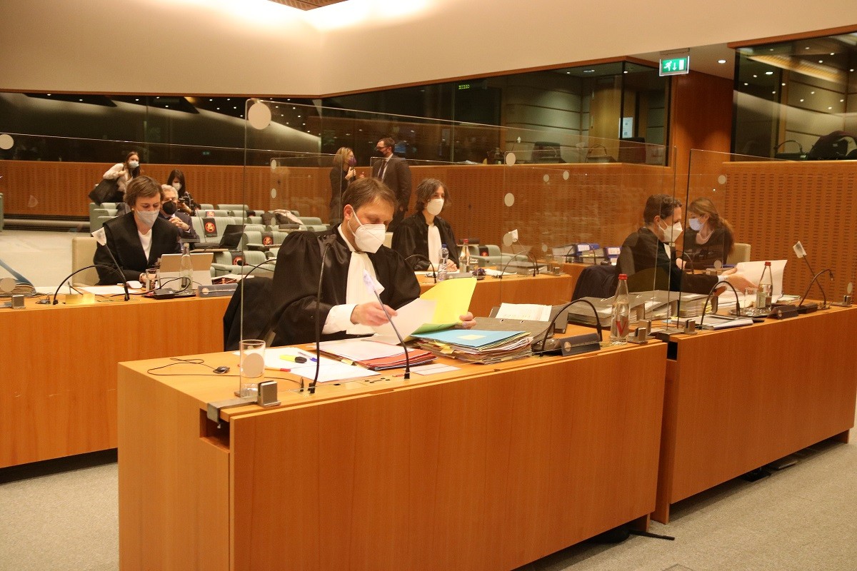El Parlament Europeu admet que estava en una situació «difícil» però defensa el seu veto inicial a Puigdemont