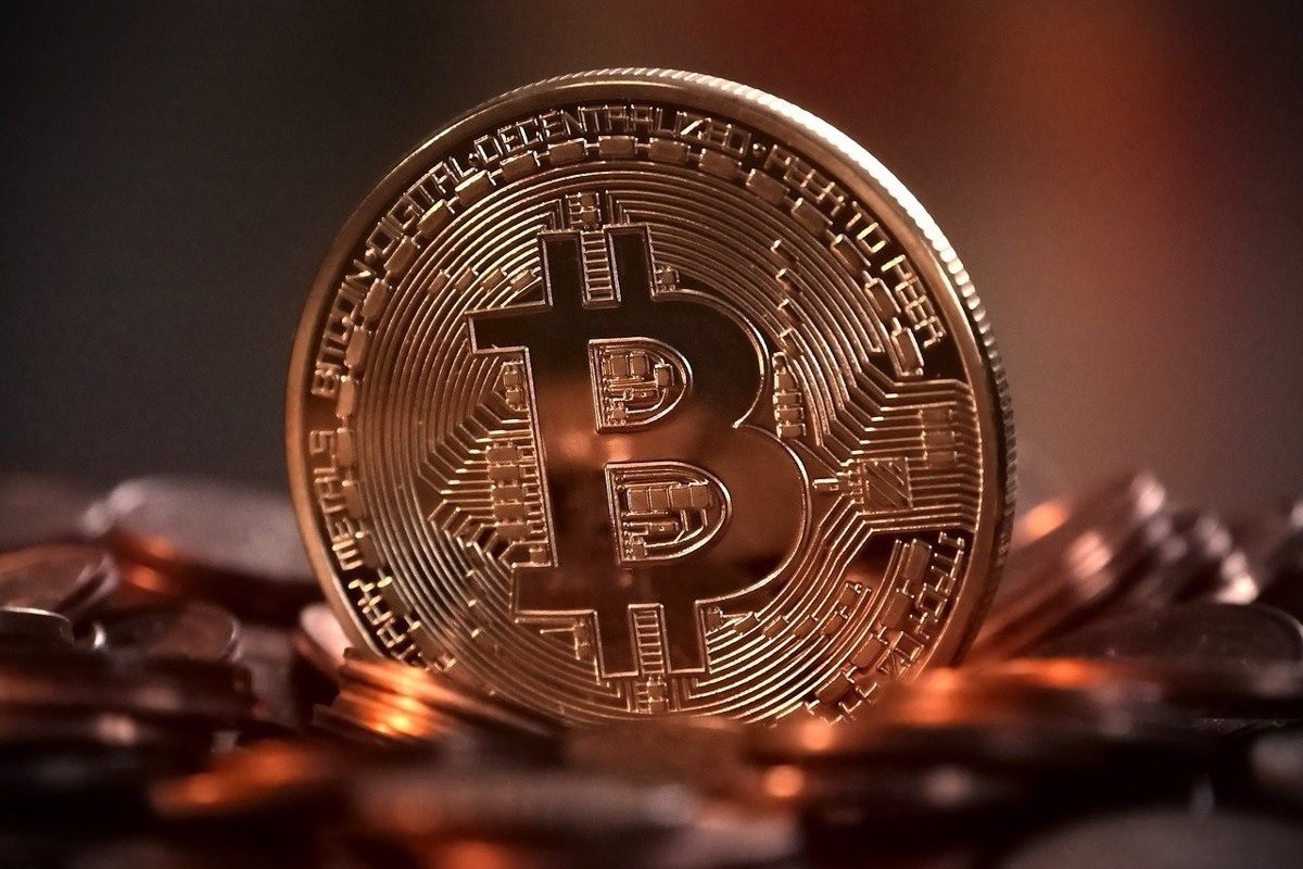 Desmantellada una «estafa piramidal» de criptomonedes que captava joves i menors d'edat a Barcelona