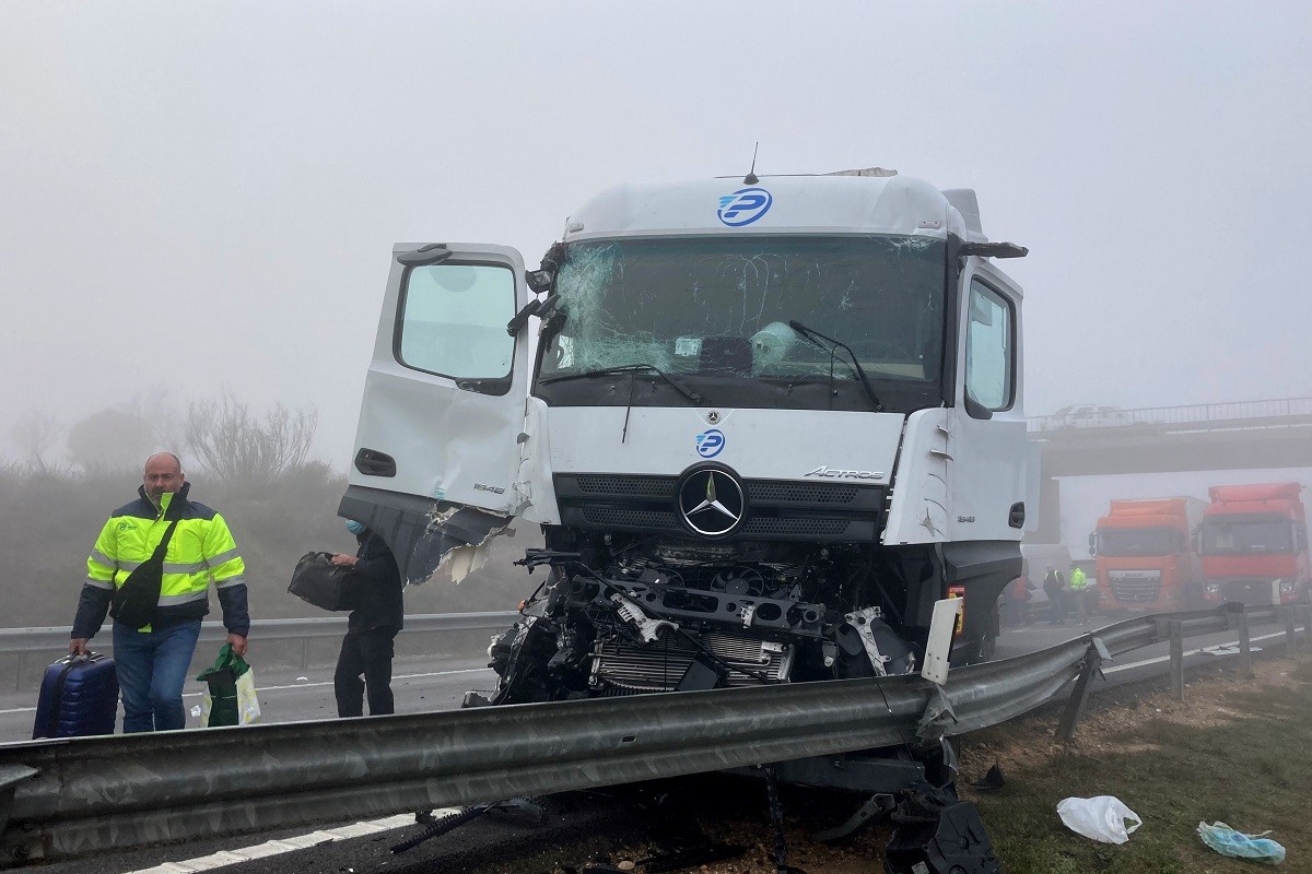 Tres morts, una de les quals menor d'edat, i deu ferits en un accident múltiple a les Garrigues