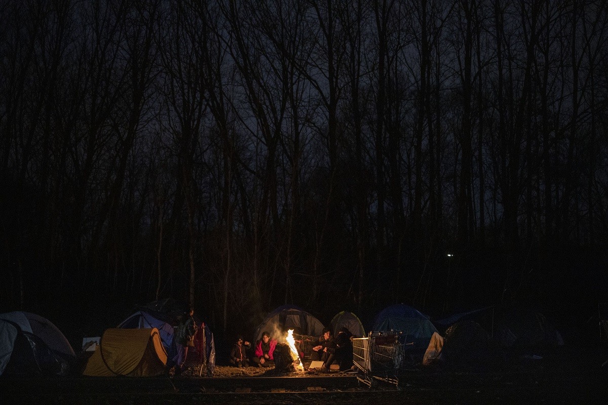 Un miler de persones malviuen al campament de Grande-Synthe (França) esperant poder anar al Regne Unit - Sergi Cámara