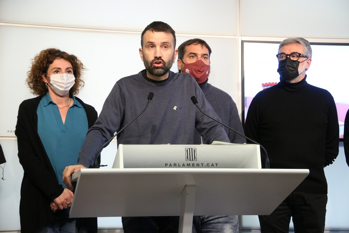 Pau Juvillà, amb la resta de diputats de la CUP, aquest dimarts - ACN