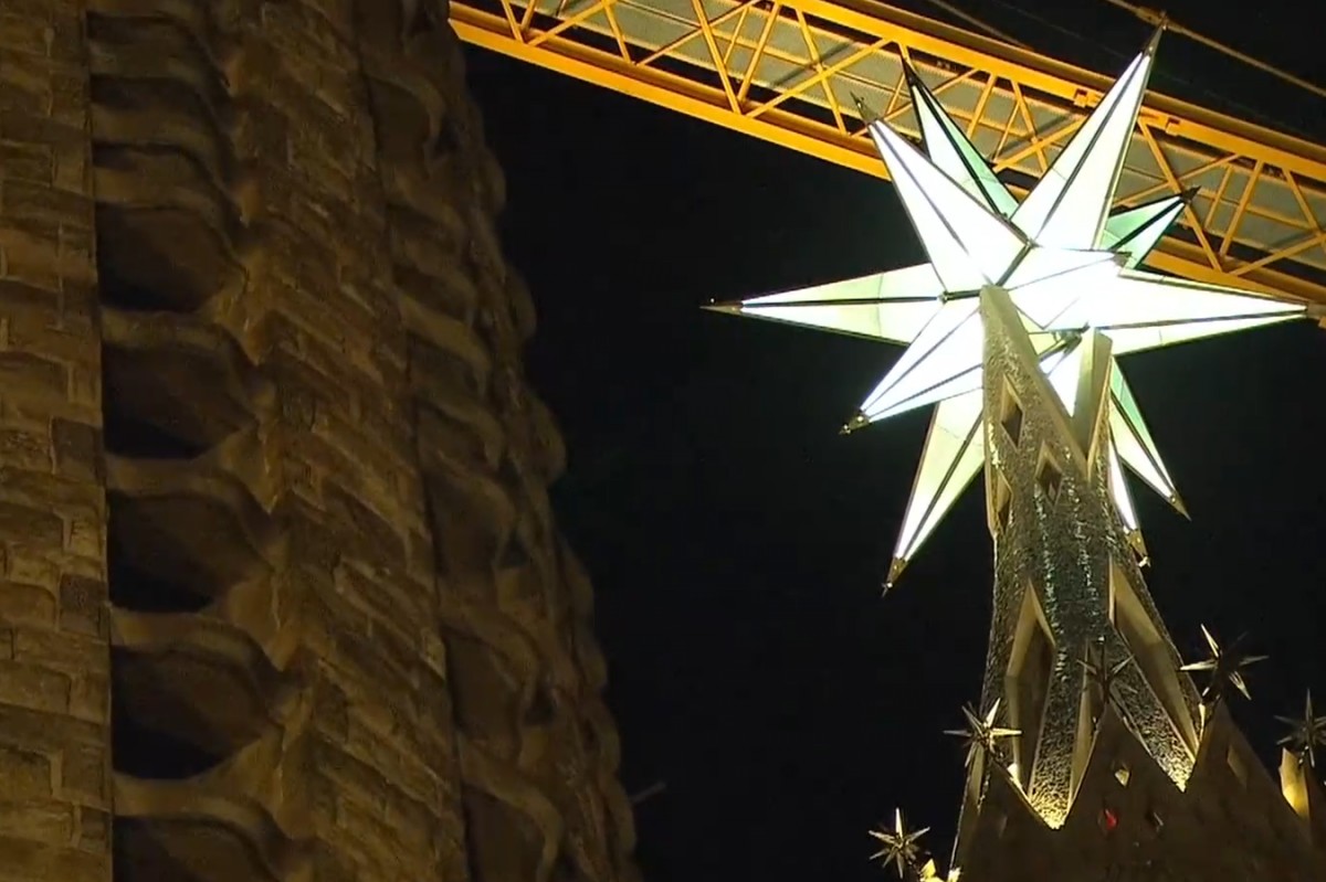 L'estel s'il·lumina per primera vegada.  - TV3 