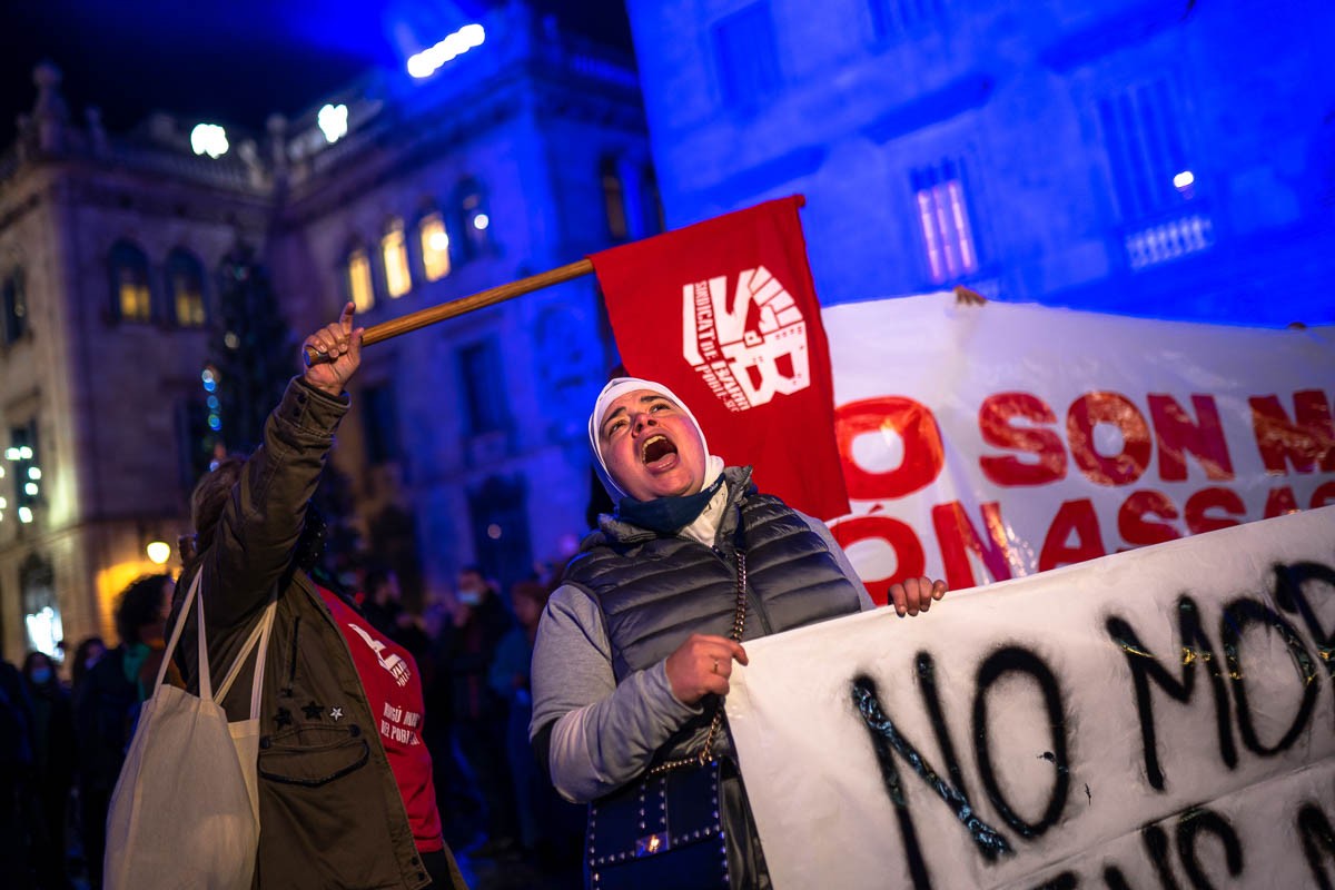 El teixit social català planta cara al PSC en defensa de la renda bàsica universal