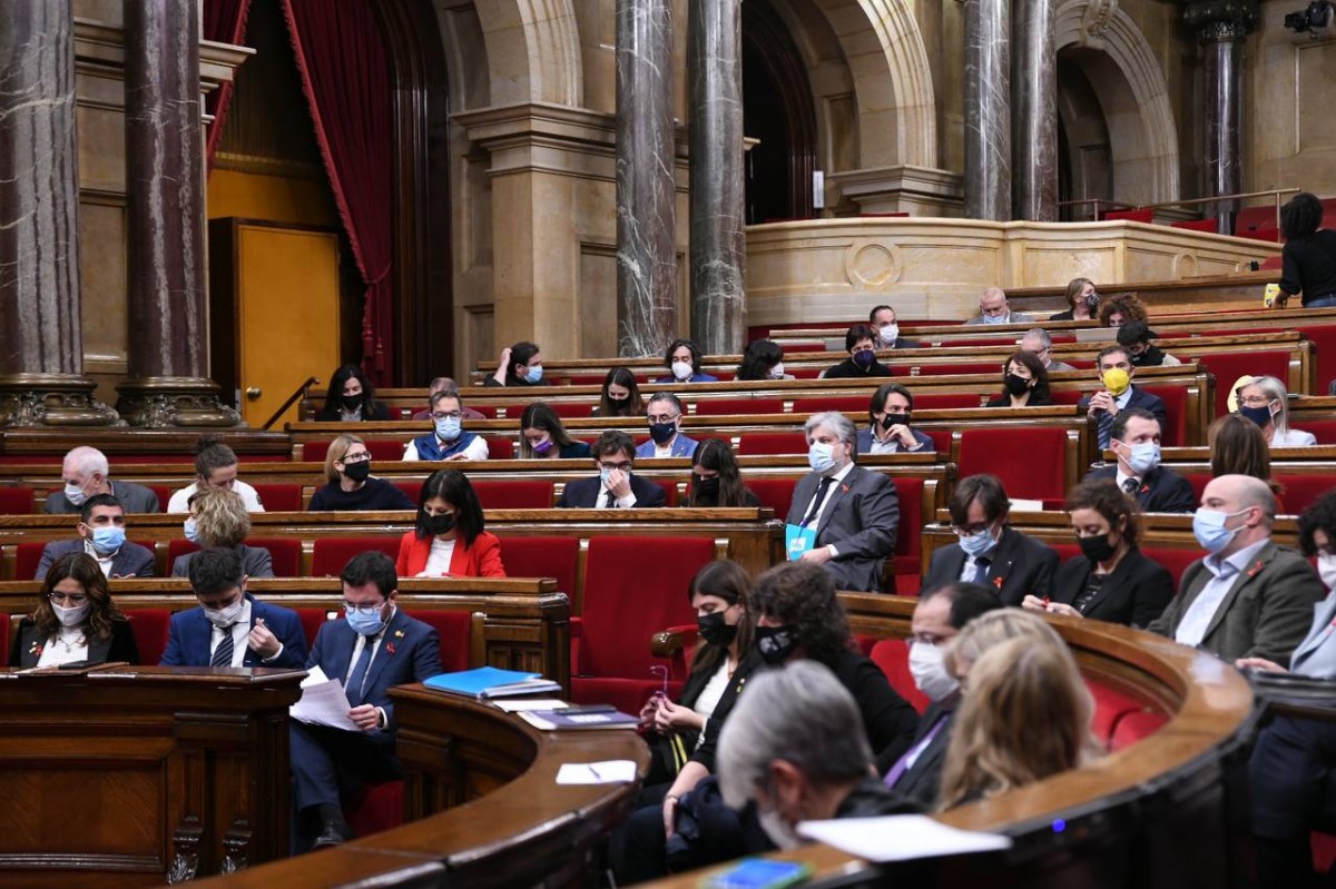 El compliment de la sentència sobre la immersió crispa el debat al Parlament