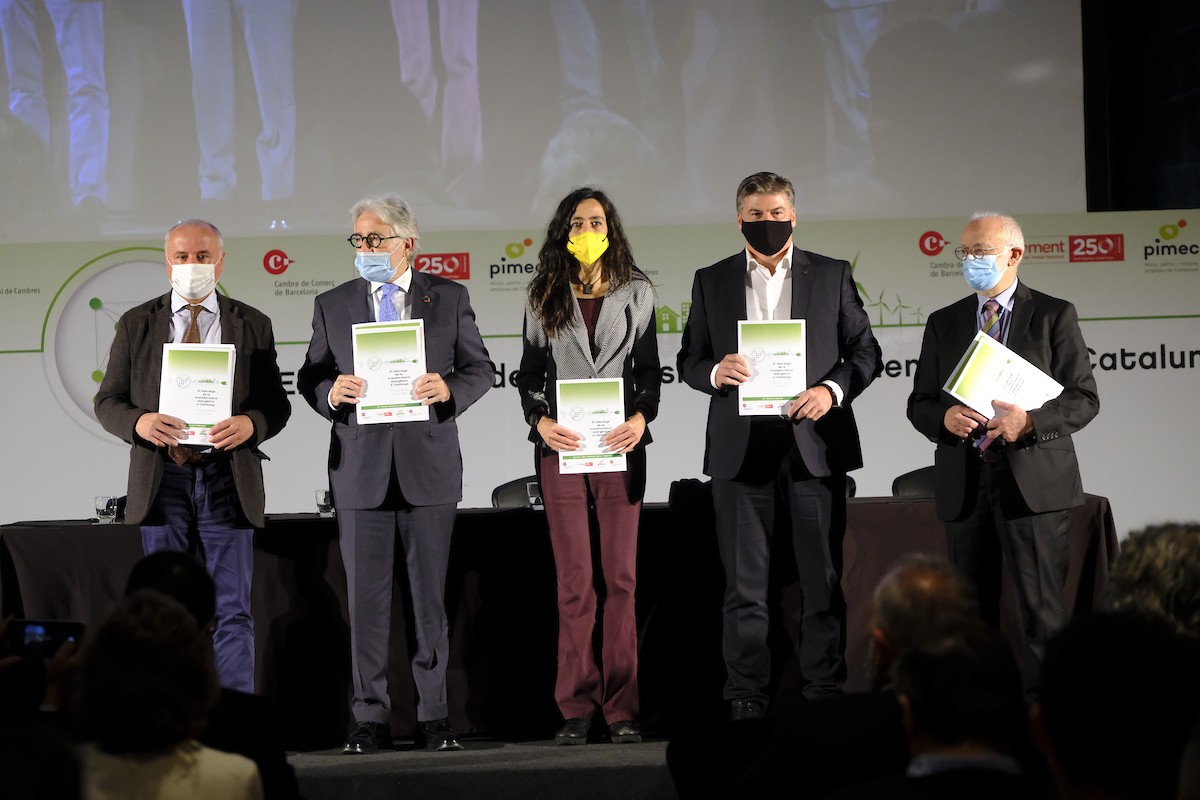 Cambres i empresaris demanen «lideratge» al Govern per impulsar les renovables