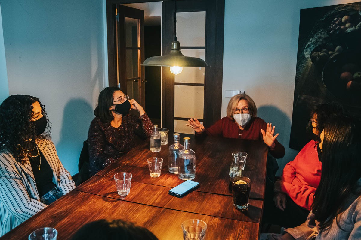 Noa Garcia, Anna Riera, Fina Montserrat, Marisa Vázquez i Usoa Vázquez - Àlex Marin