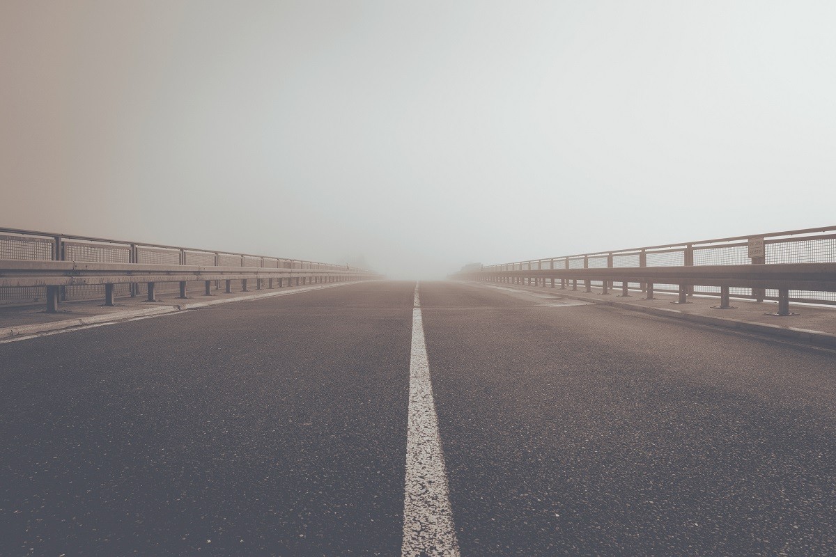 Confusió entre els motoristes: poden circular pel voral?