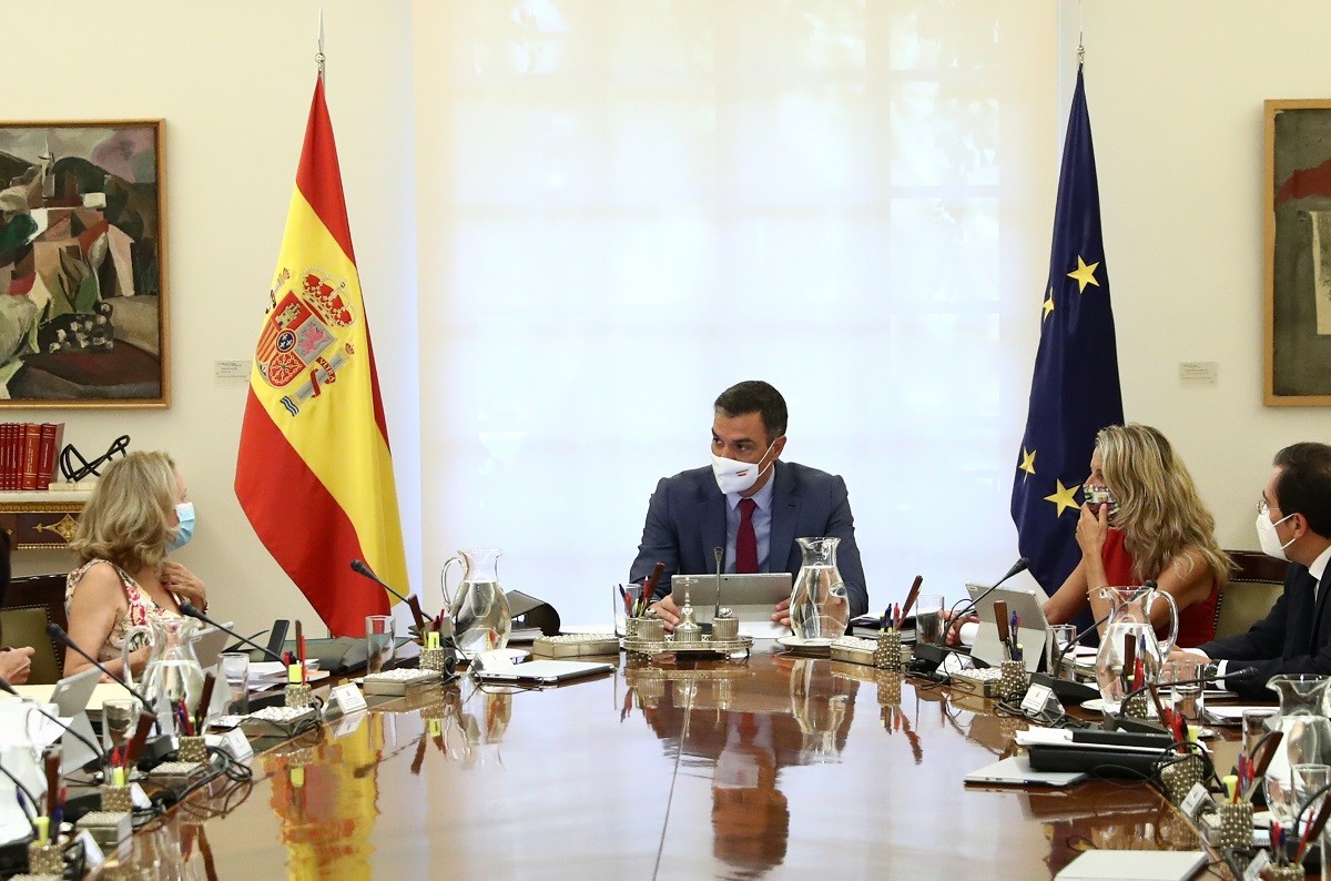 PSOE i Podem acorden «derogar» la reforma laboral del PP