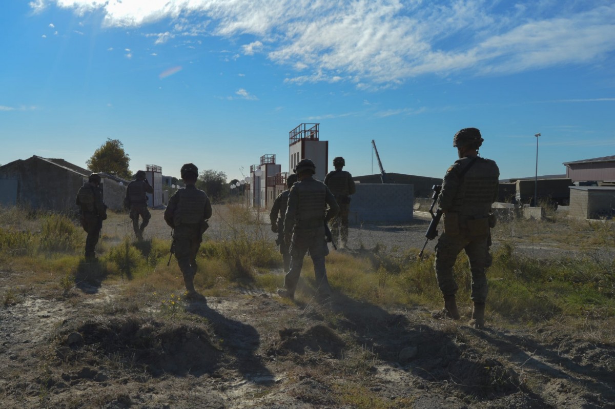 Membres del batalló dirigint-se al combat  - Júlia Cussó 