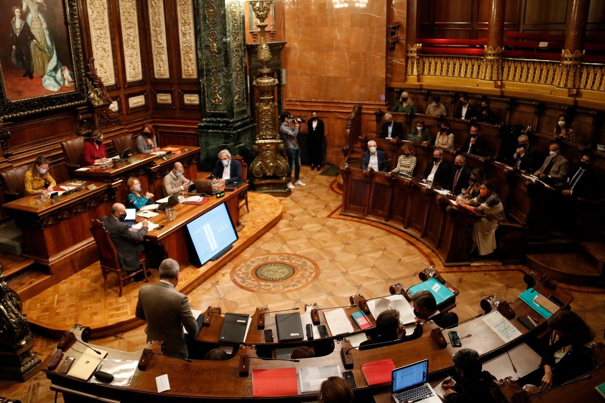 ERC facilita a Colau el primer pas per l'aprovació dels pressupostos de Barcelona