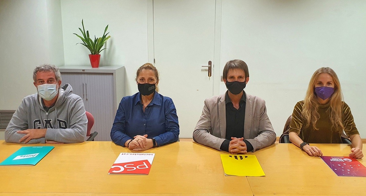 Acord per formar govern a Badalona entre PSC, ERC, comuns i Junts