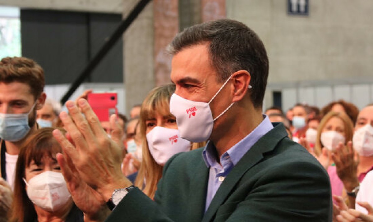 Sánchez reivindica una socialdemocràcia «de ferro» i la paternitat de l'escut social