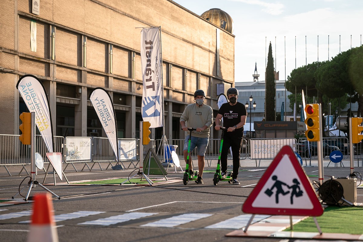 La formació en conducció segura i sostenible urbana entra a l'Automobile Barcelona