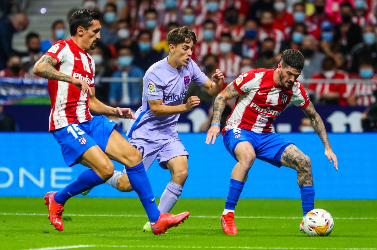 Clatellada de Cesc a un aficionat hiperventilat de la selecció espanyola
