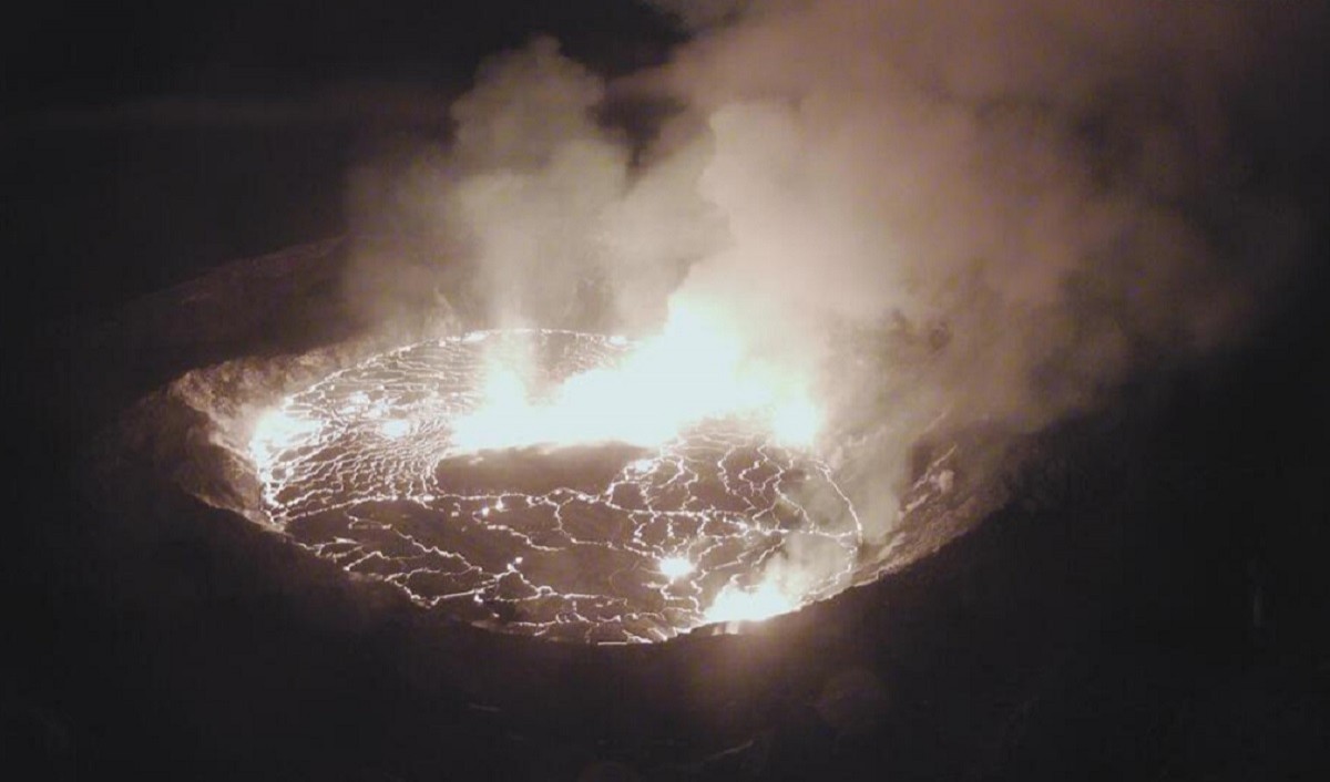 El volcà hawaià Kilauea també entra en erupció