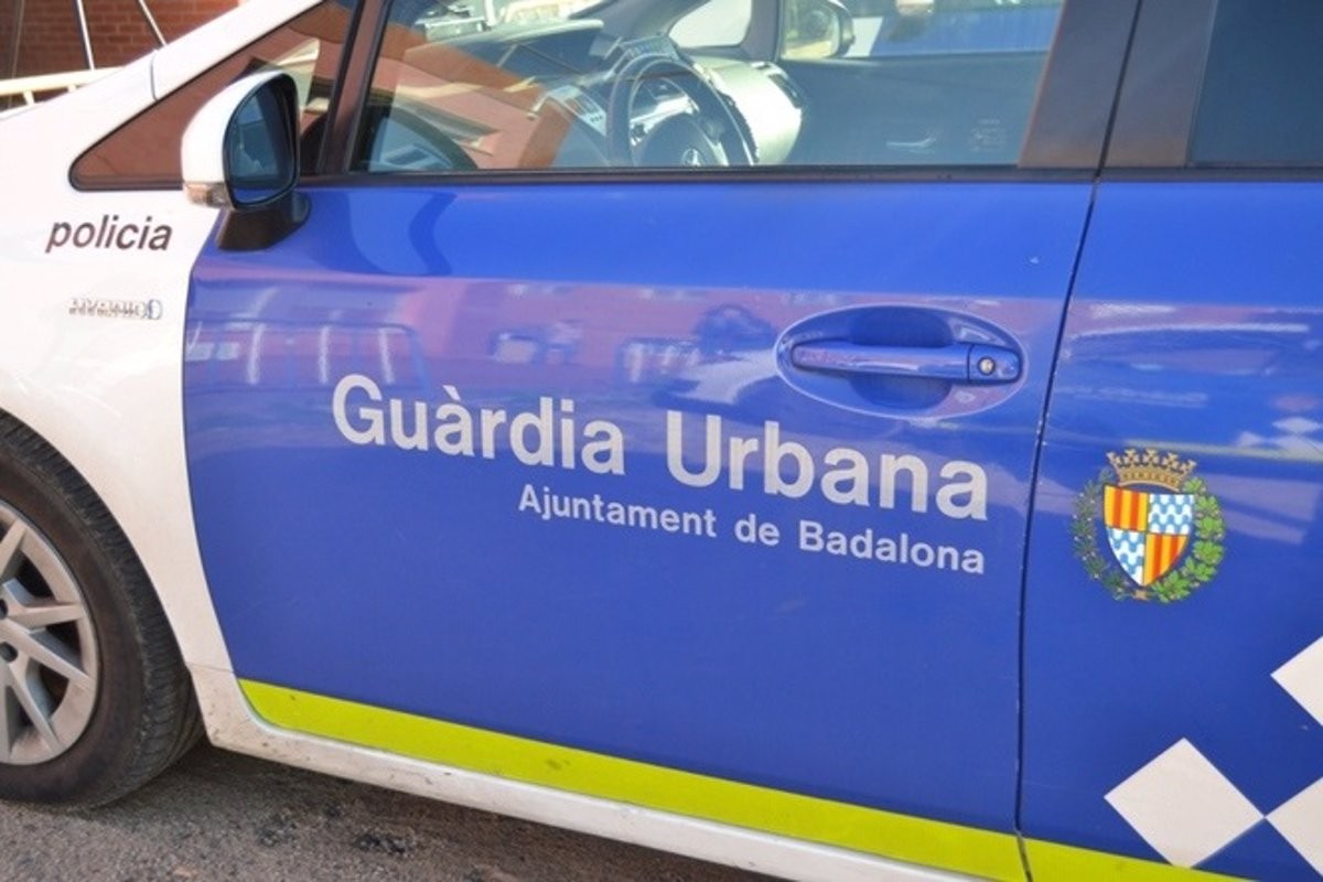 Persecució policial a tota velocitat: la Guàrdia Urbana de Badalona atrapa tres persones