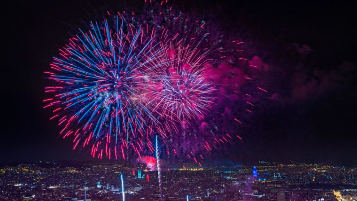 Piromusical descentralitzat per tancar les festes de la Mercè