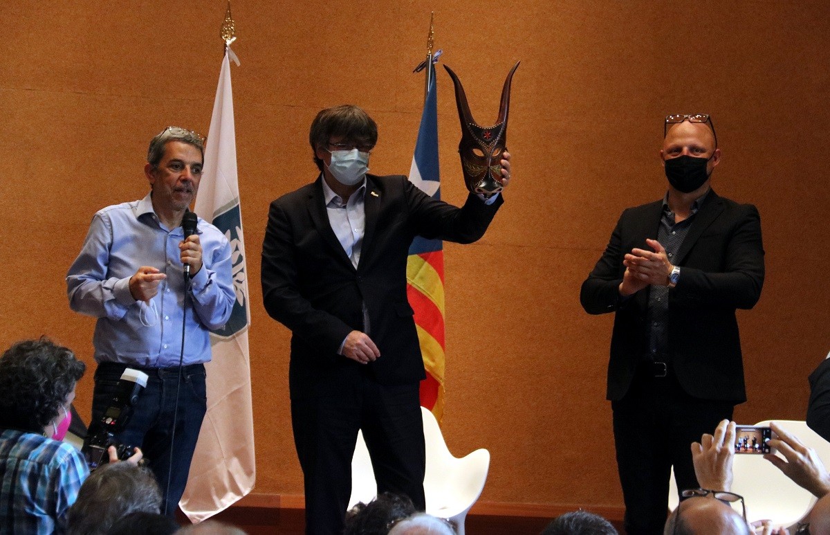 Puigdemont, ovacionat a Sardenya: «Si mai necessiteu la solidaritat de Catalunya, la tindreu»