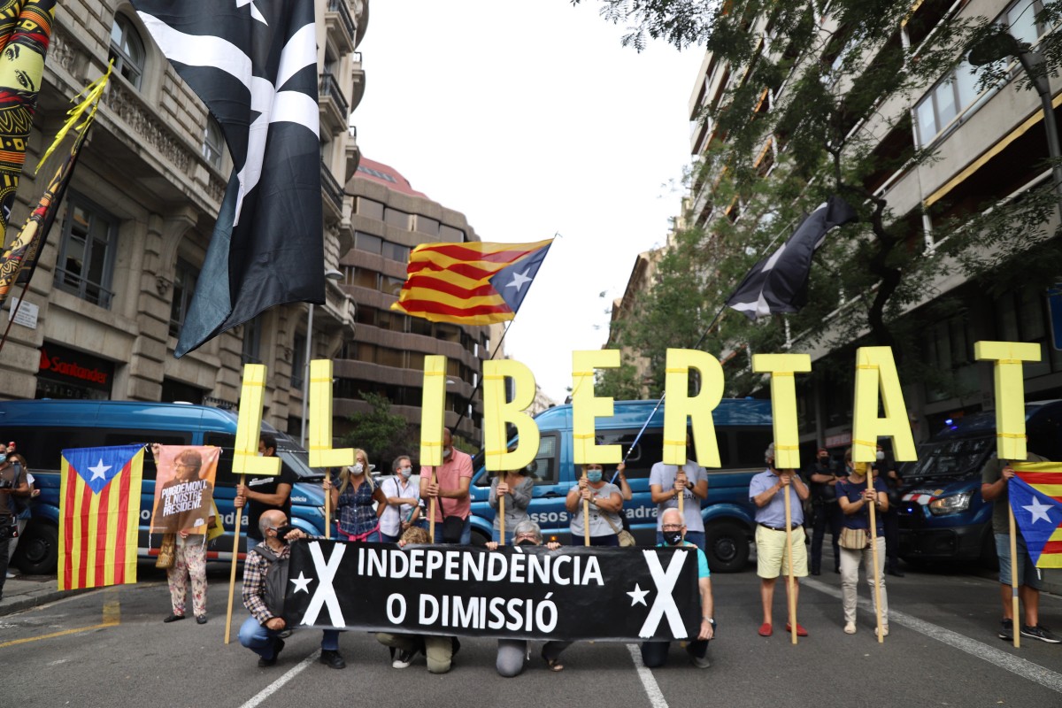 Concentració en suport a Carles Puigdemont - Gala Espín