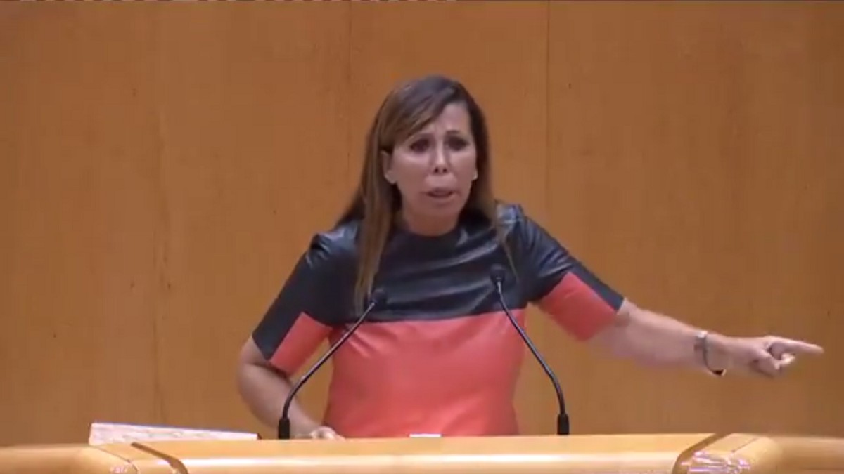 Ridícul de Sánchez-Camacho: «Ausiàs March, gallec; Ramon Llull, menorquí»