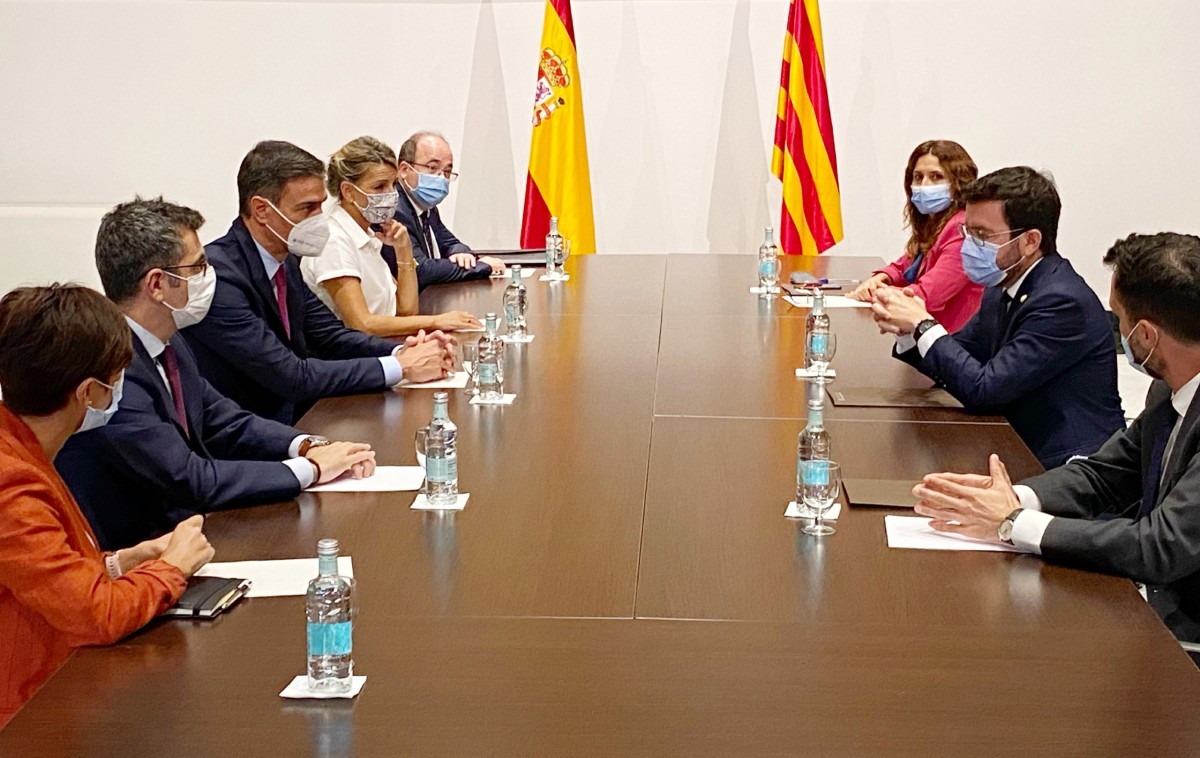 El PSC insta Aragonès «a posar en marxa el diàleg entre catalans»