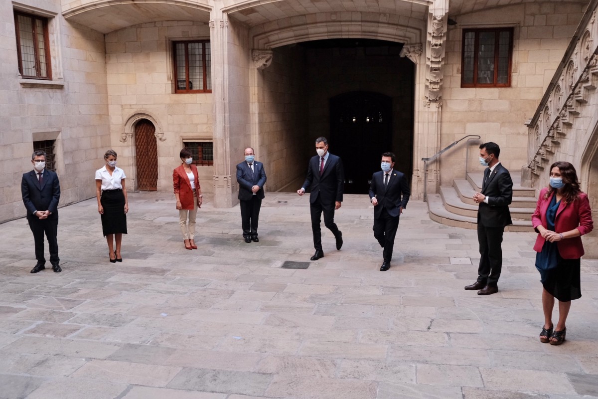 Els integrants de la taula de diàleg, aquest dimecres a Palau. - Adrià Costa