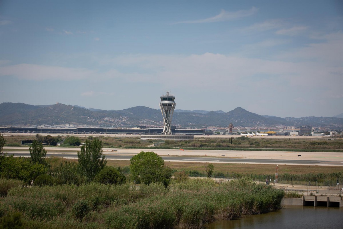 Foment crearà una comissió amb un projecte per ampliar l'aeroport sense afectar la Ricarda