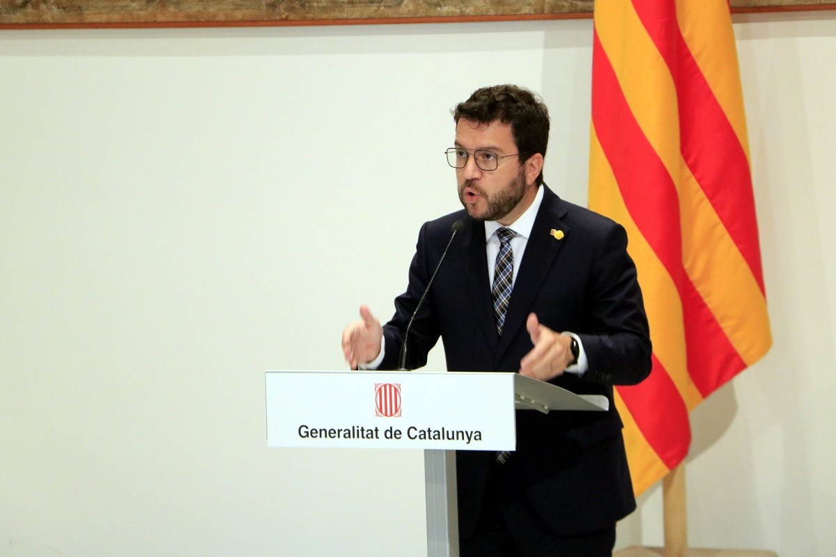 Aragonès rebutja la «maniobra de pressió» de la Moncloa i reclama negociar l'ampliació del Prat