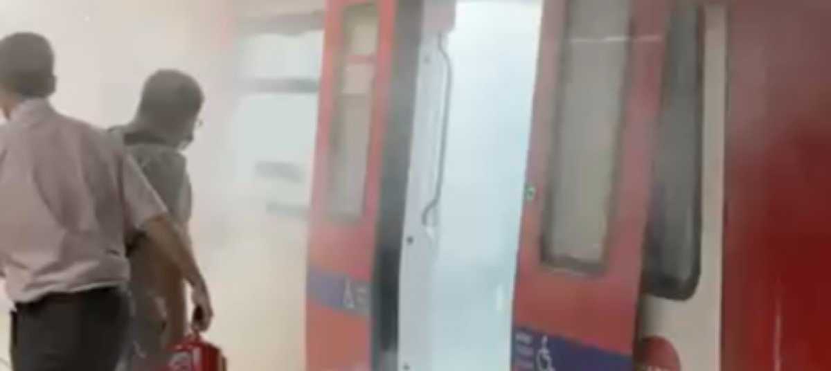 Un incendi d'un vagó de metro a Diagonal talla tres hores l'L3